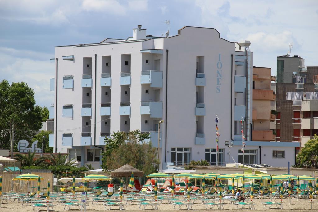 Hotel Iones Rimini Extérieur photo